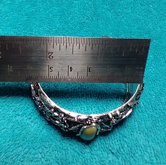 Silvertone leaf faux turquoise heavy large adjustable cuff bracelet intricate - Picture 4 of 4